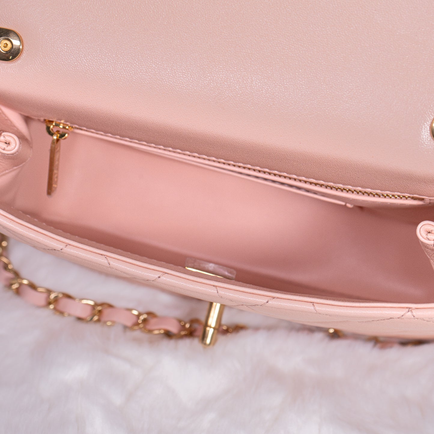 Chanel 24C mini Flapbag with Handle Light Pink