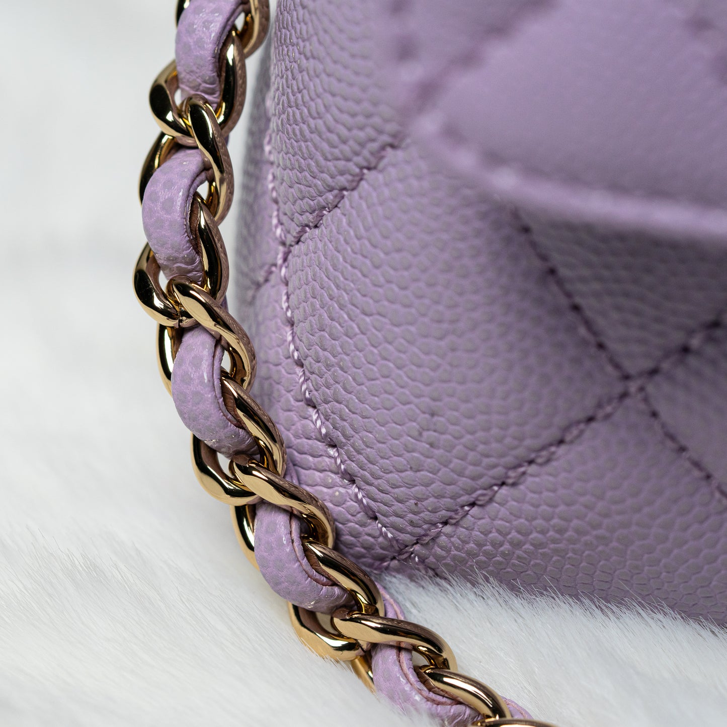 Chanel Flapbag with Handle in Vea/Violet